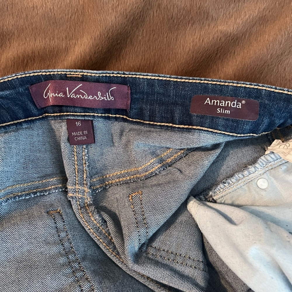 Gloria Vanderbilt jeans